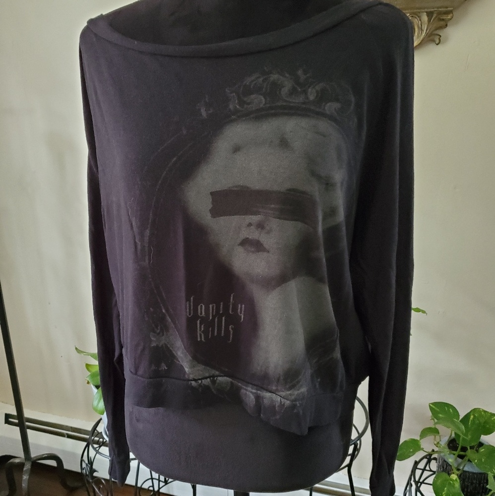 "Vanity Kills" crop/scoop neck top